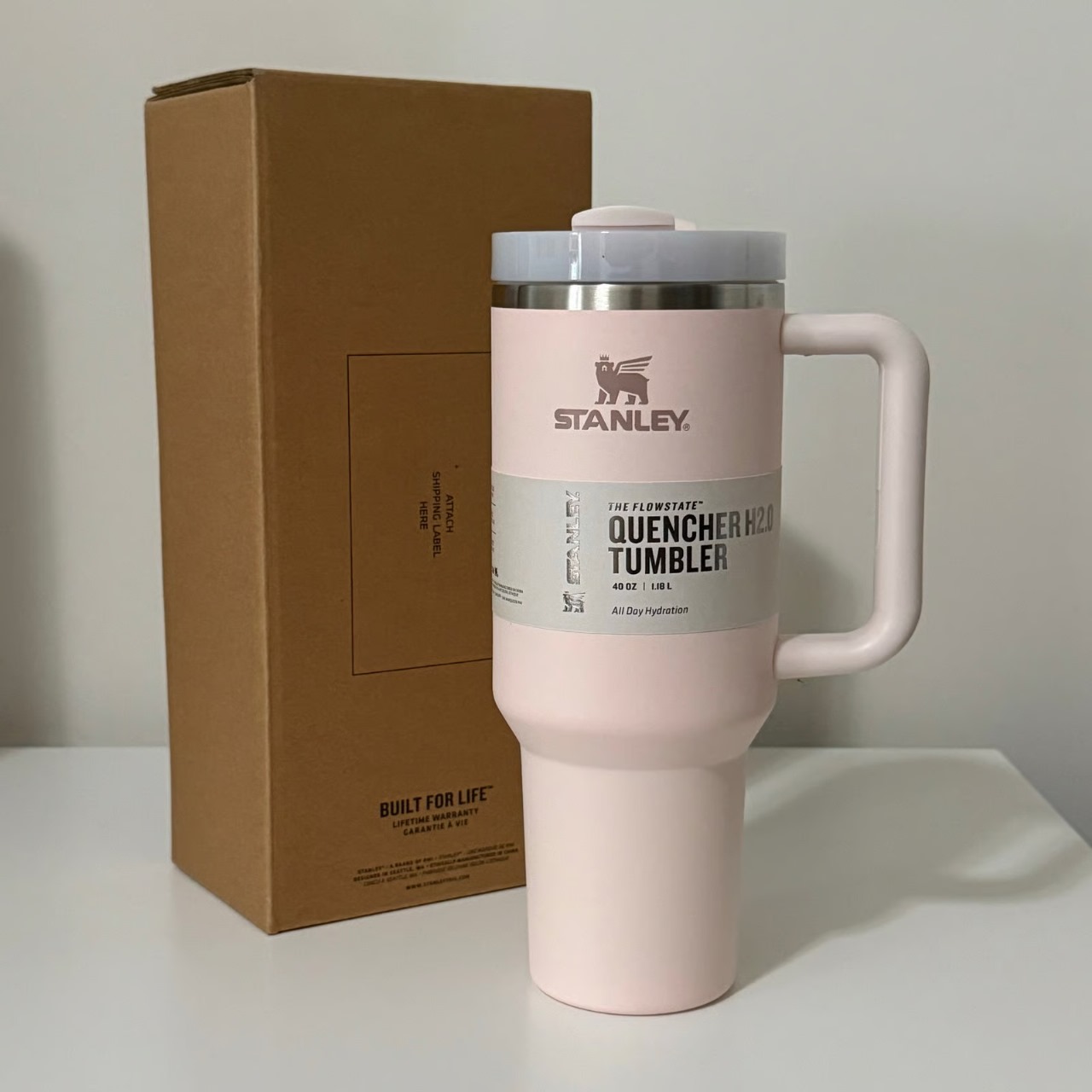 Stanley H2.0 style 40-ounce bottle in green color.